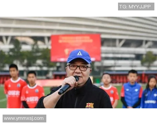中国足球明星是否积极参与慈善捐款活动对社会的影响与反响分析